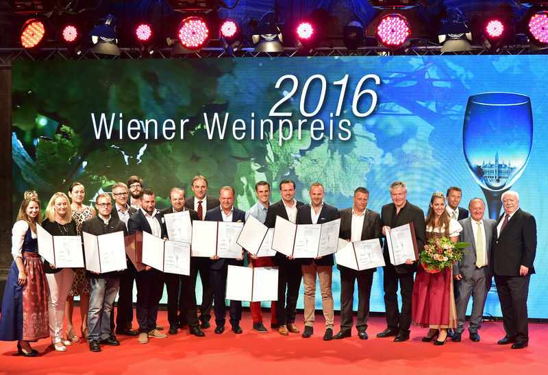 Siegreiche Winzer beim Weinpreis