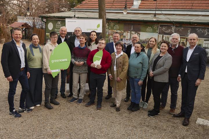 Hoftafelverleihung Mayer am Pfarrplatz